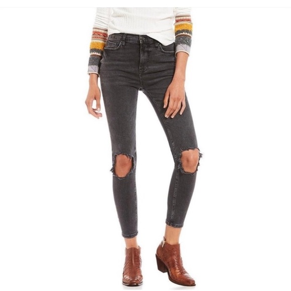 Free People Denim - Free People~Women’s‎ Gray Wash Distressed with Holes Skinny Jeans~Sz 27